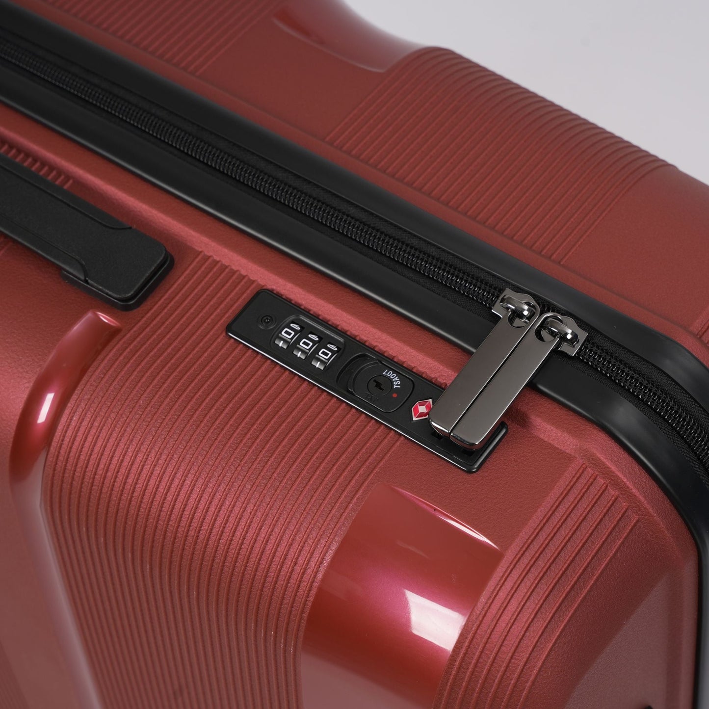 Maleta rígida roja de 28 pulgadas con ruedas de 360° y cerradura TSA