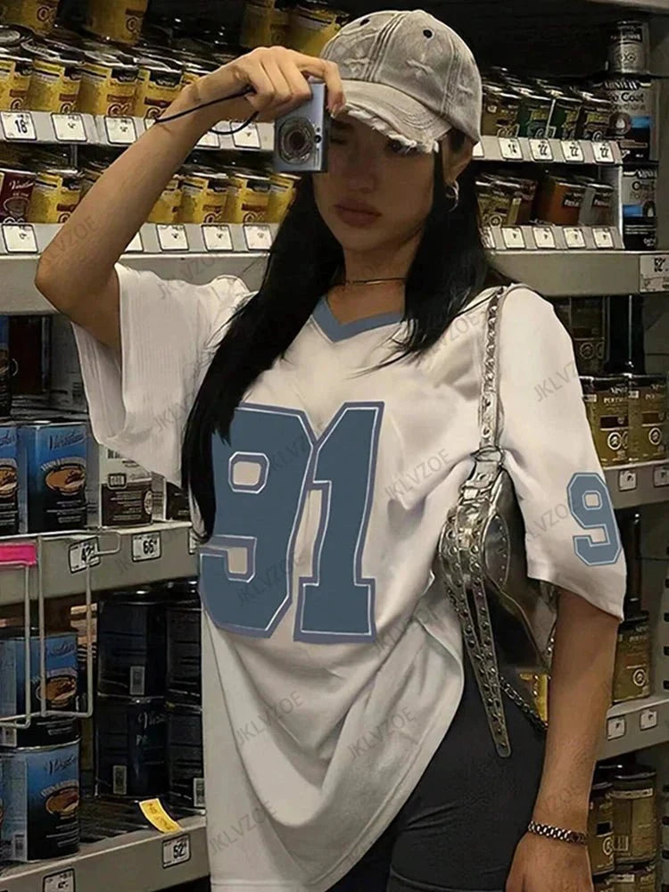 T-shirt oversized à col en V rétro No.91 pour femmes - Été 2025