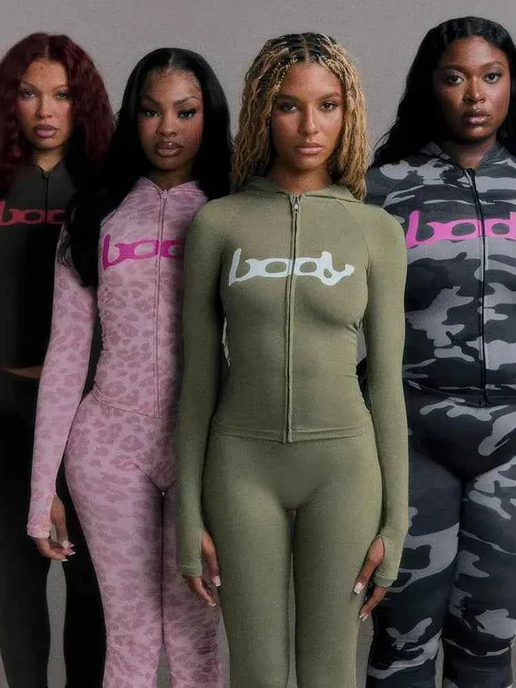 Conjunto de chándal con capucha y estampado de letras para mujeres