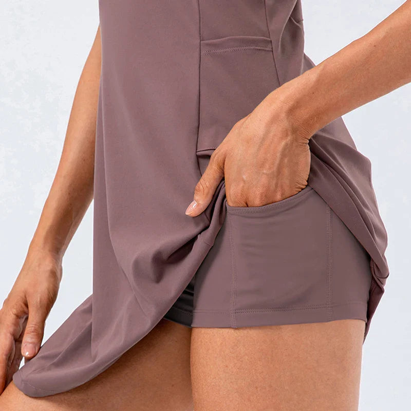 Robe de tennis sans manches pour femmes avec shorts