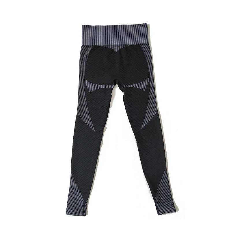 FlexFit Seamless Yoga Set: Comfy, Stylish, Versatile