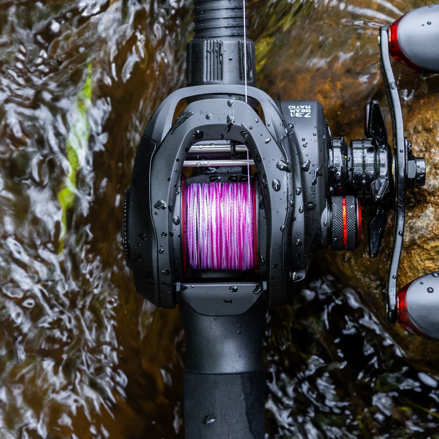 Línea de pesca trenzada Reaction Tackle con camuflaje rosa: máximo rendimiento