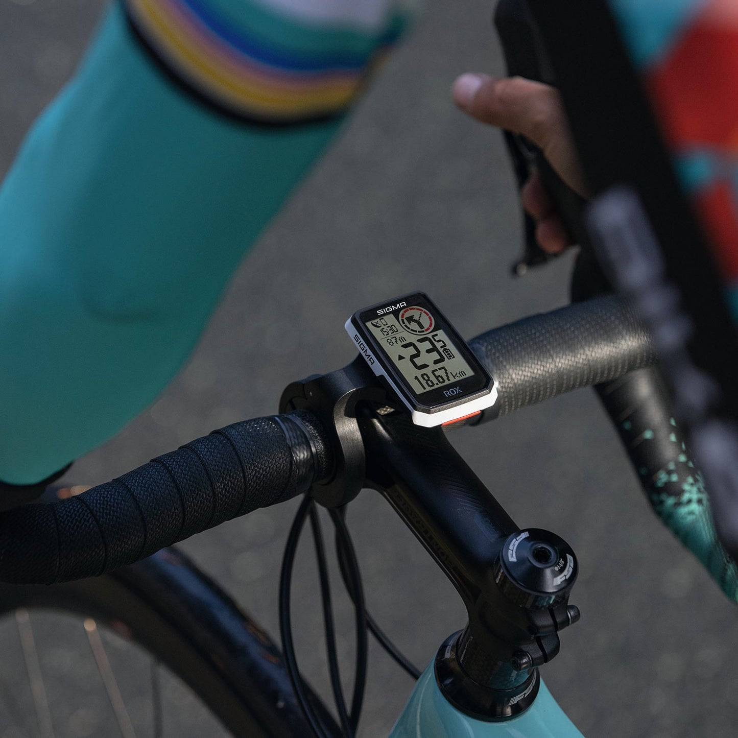 SIGMA ROX 2.0 GPS Bike Computer - Black
