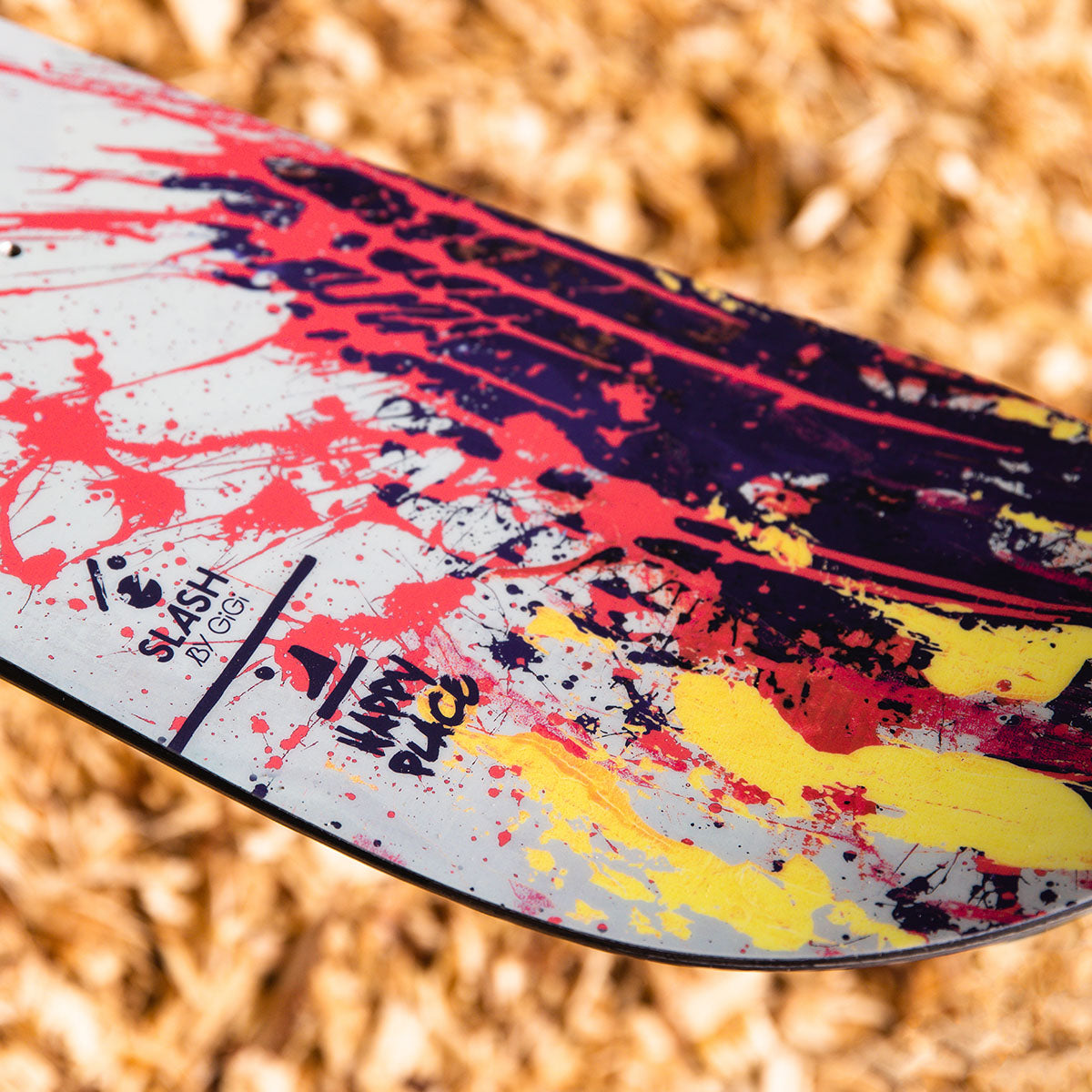 Slash par GiGi Happy Place Snowboard - ApARTment