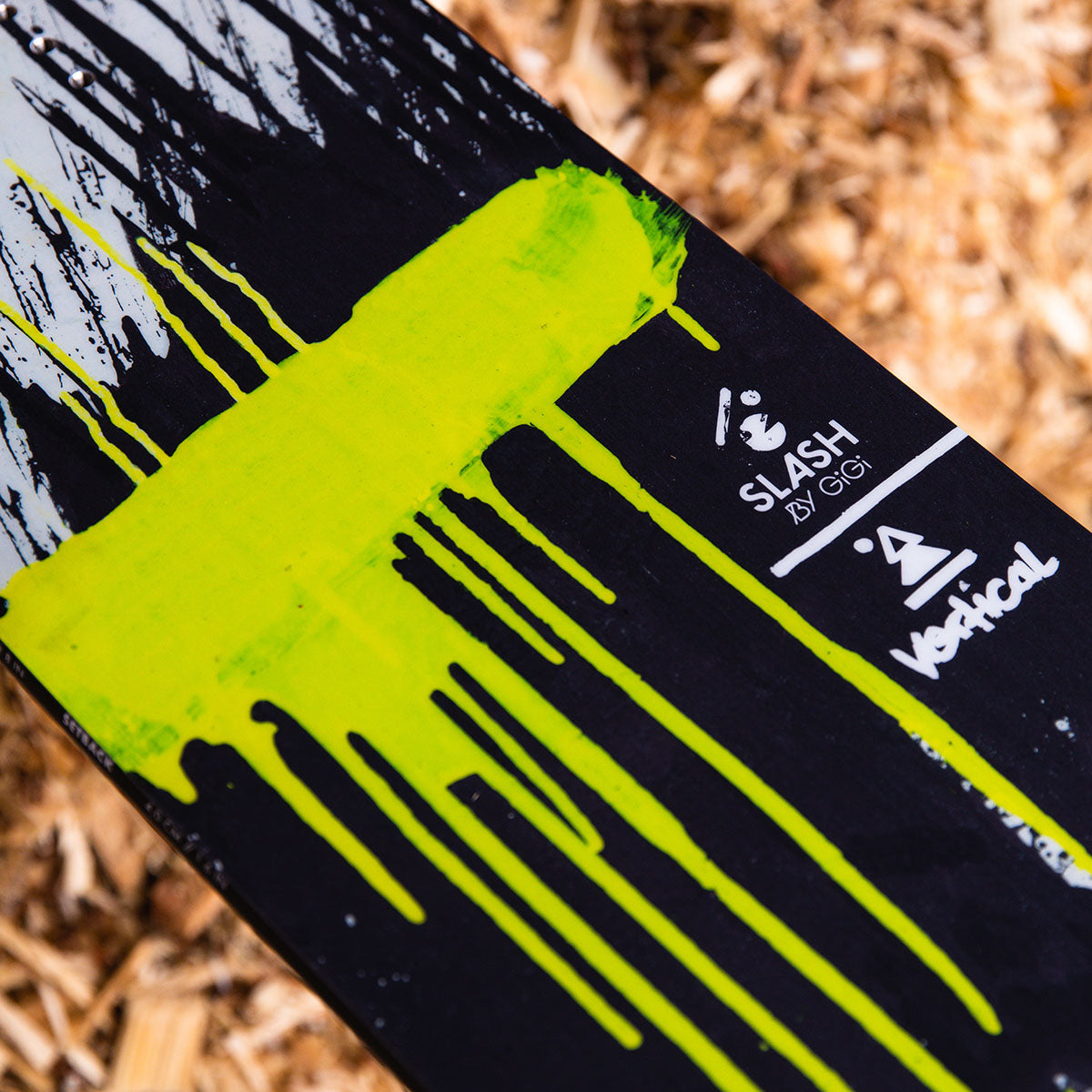 Slash par GiGi - Snowboard Vertical - ApARTment