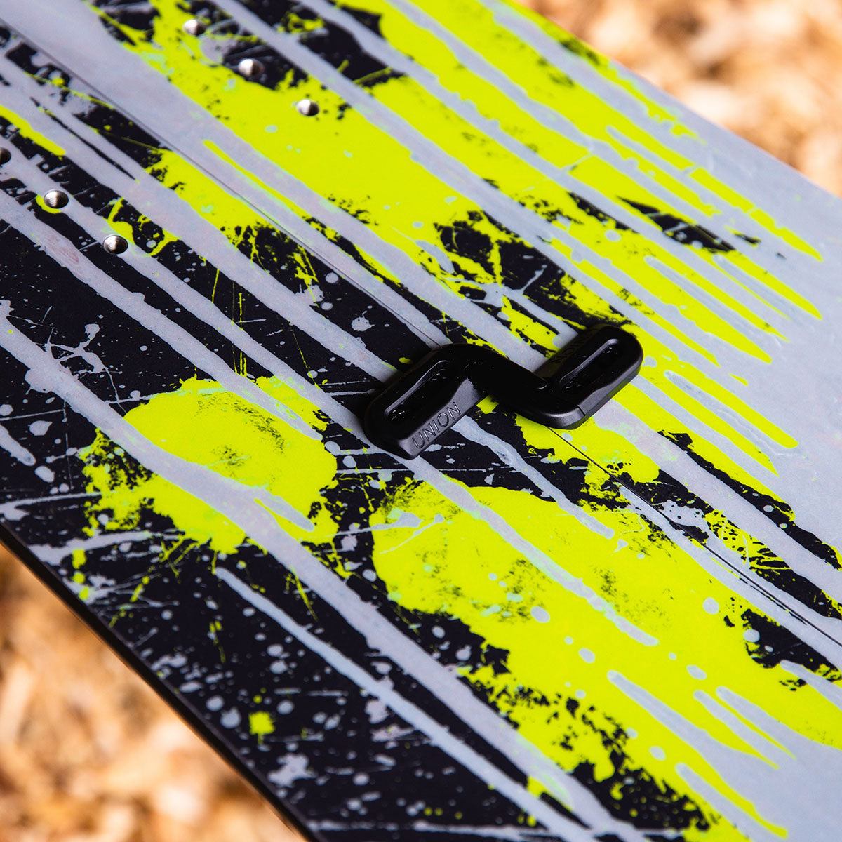 Slash by GiGi -  Vertical Split Snowboard - ApARTment - Korvel