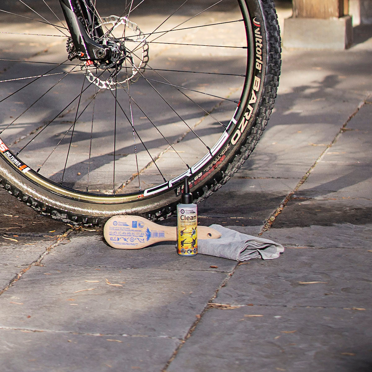 Green Oil Bicycle Brush - Eco-Friendly Cleaning Tool