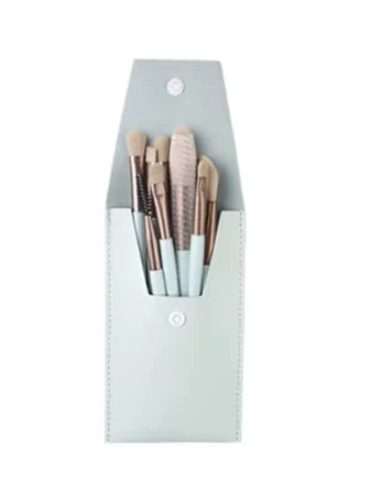 Ensemble de pinceaux de maquillage essentiels pour une application parfaite