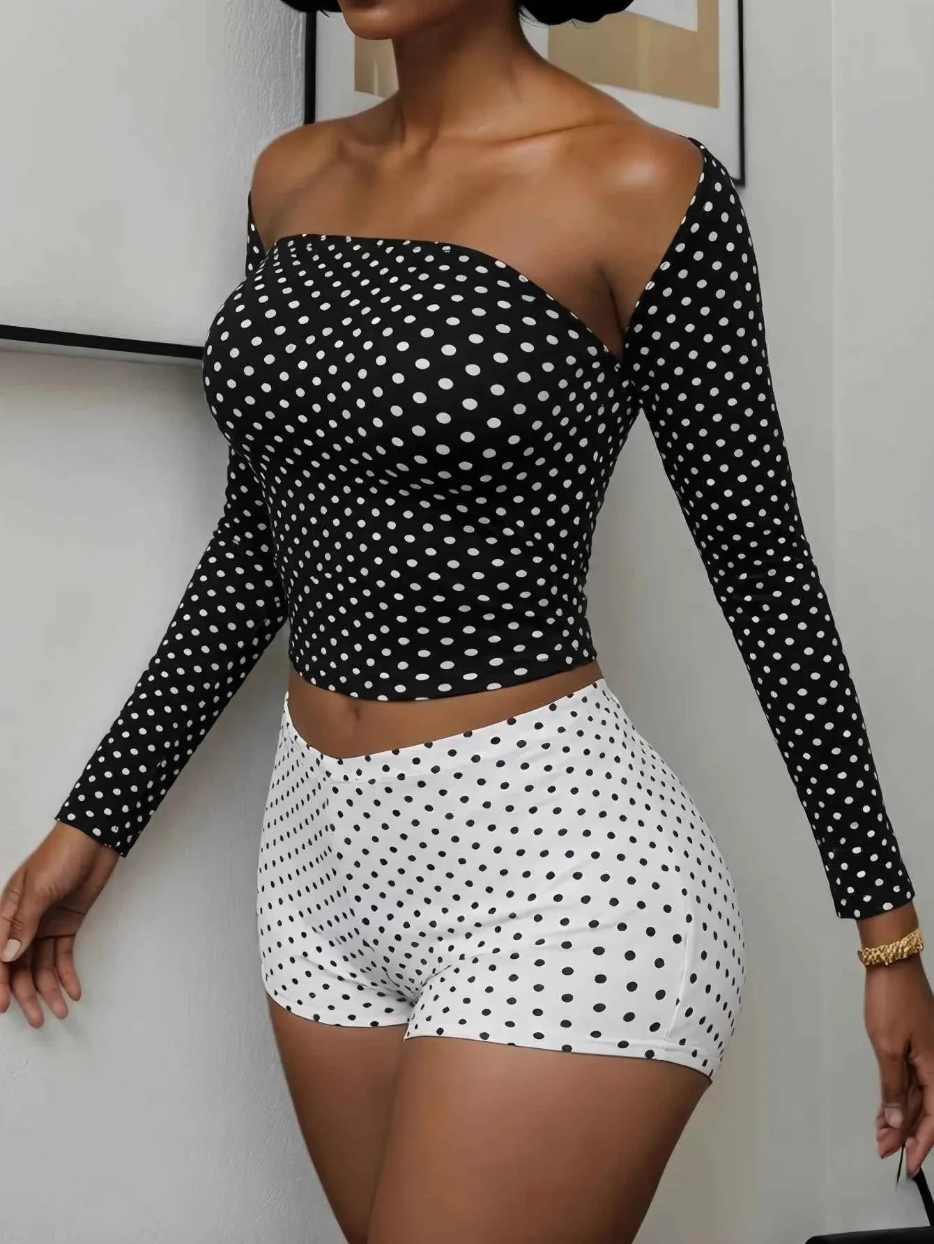 Conjunto Chic de 3 Piezas con Lunares Weird Puss