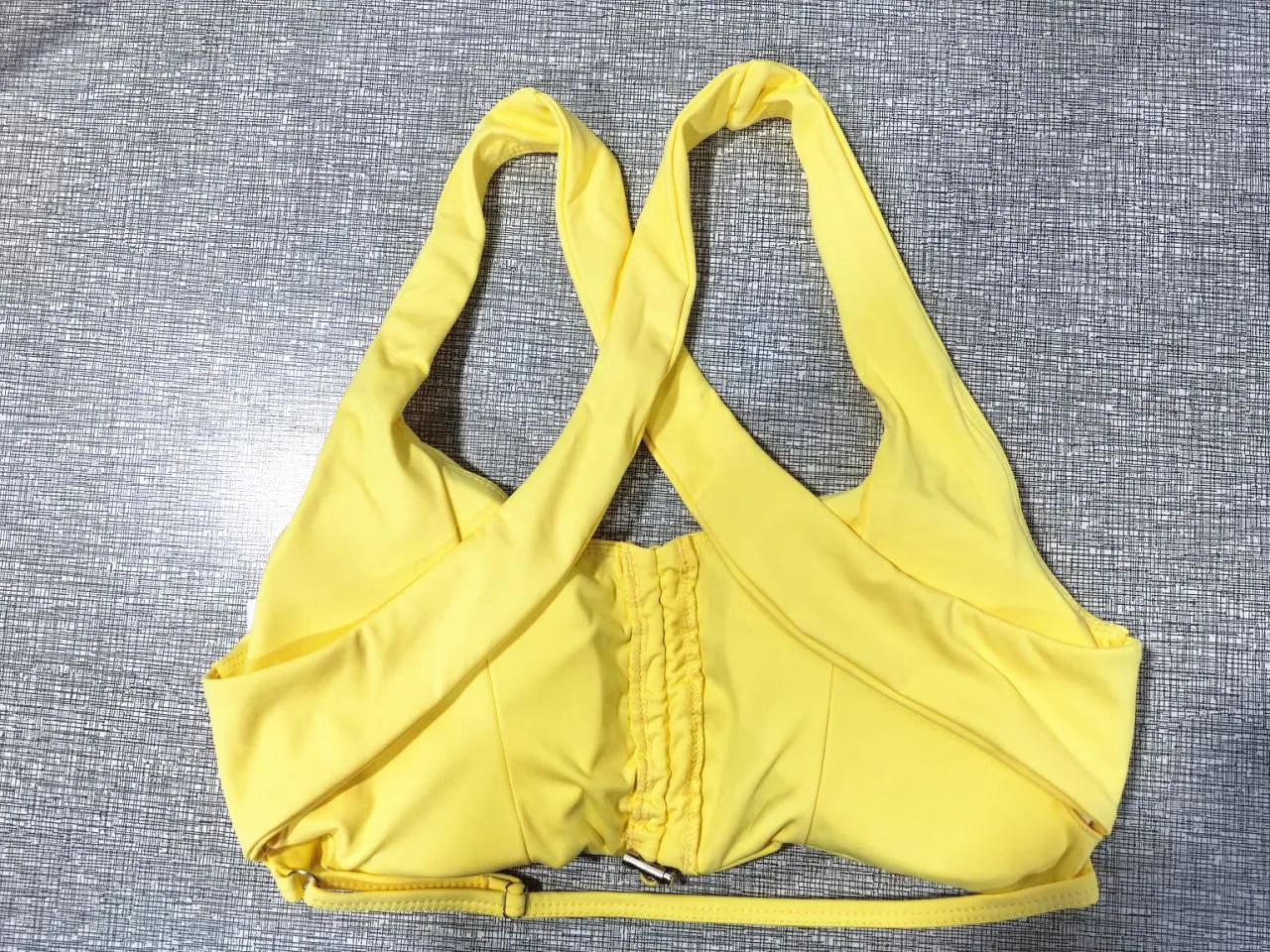 Conjunto de Yoga FitFlex para Mujeres: Dúo de Shorts y Top de Manga