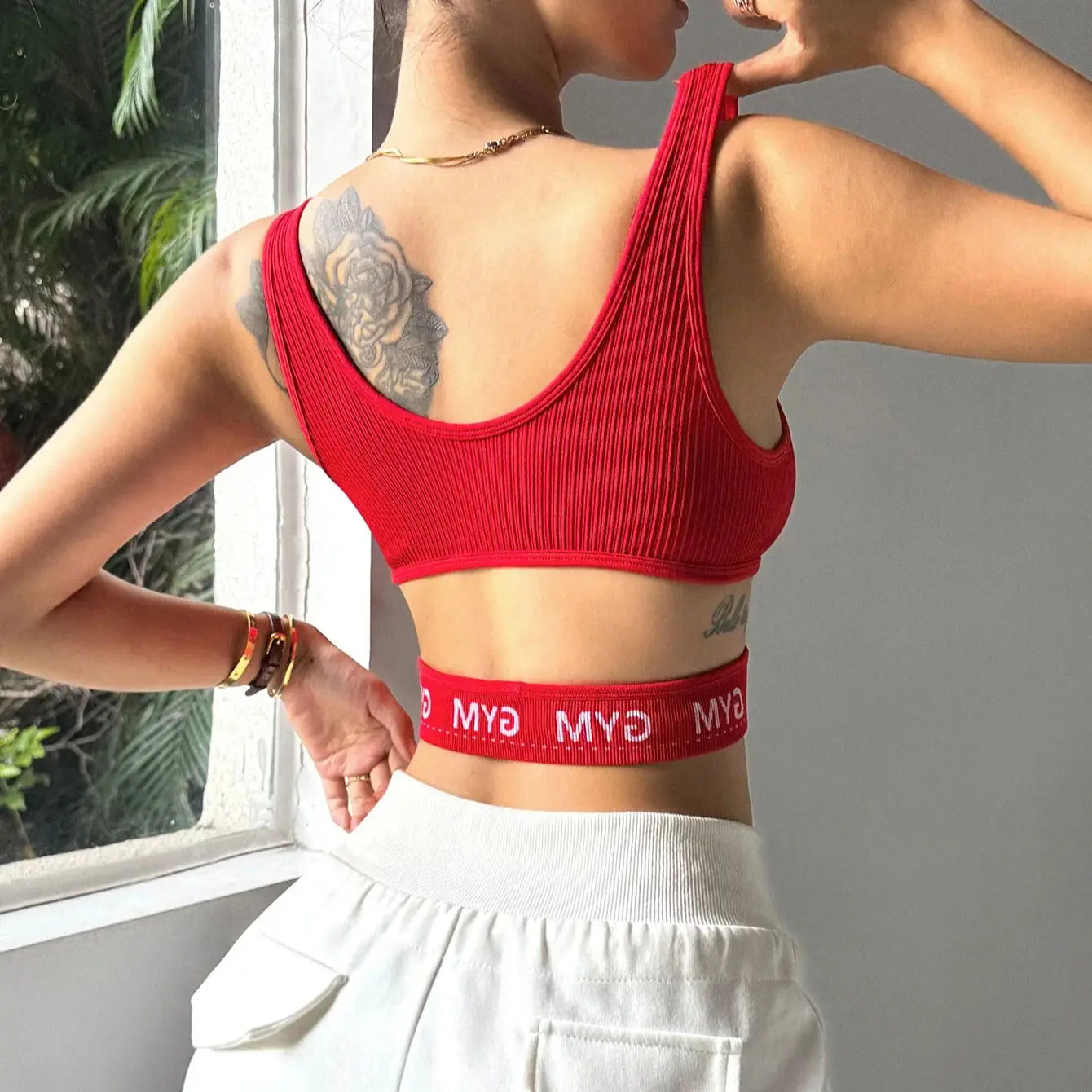 Sujetador Deportivo Rojo con Cuello en U para Mujeres