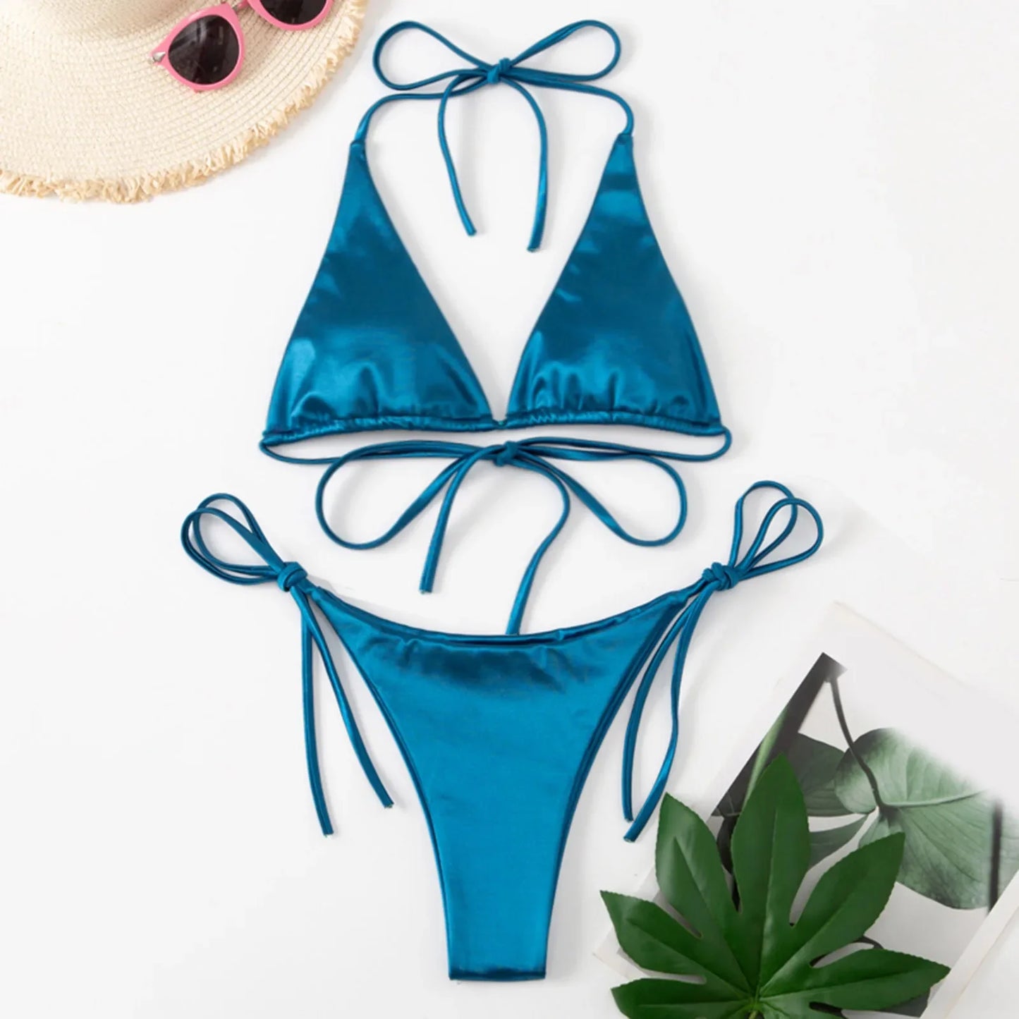 Ensemble de bikini brésilien en satin luxe ShimmerWave