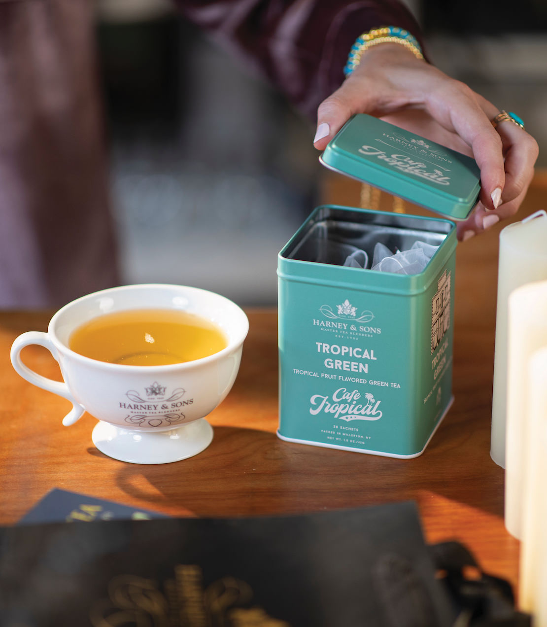 Tropical Green Tea - Tin of 20 Sachets