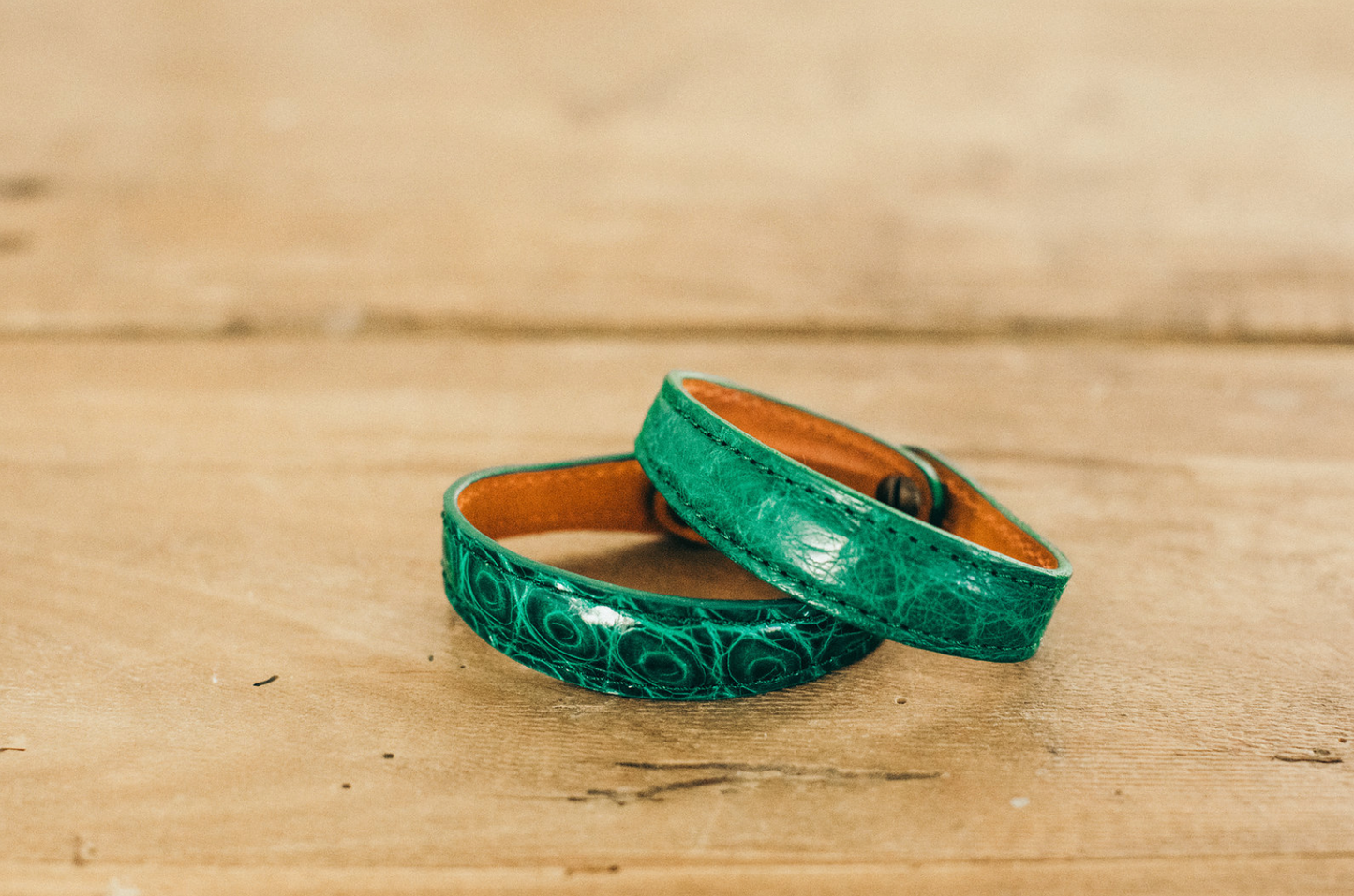 Pulsera de muñeca de cuero hecha a mano