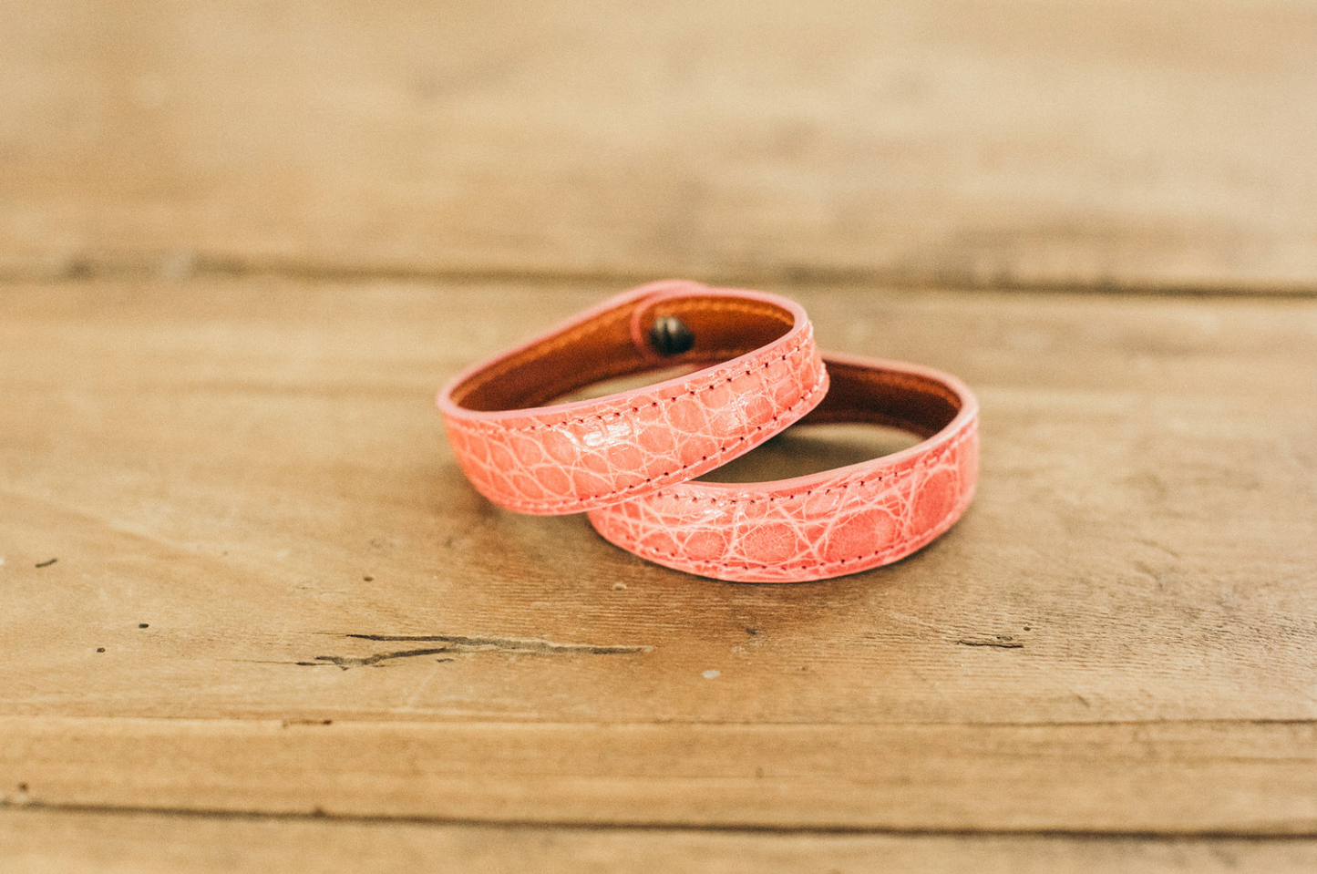 Pulsera de muñeca de cuero hecha a mano