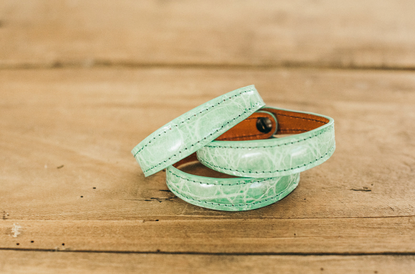 Pulsera de muñeca de cuero hecha a mano
