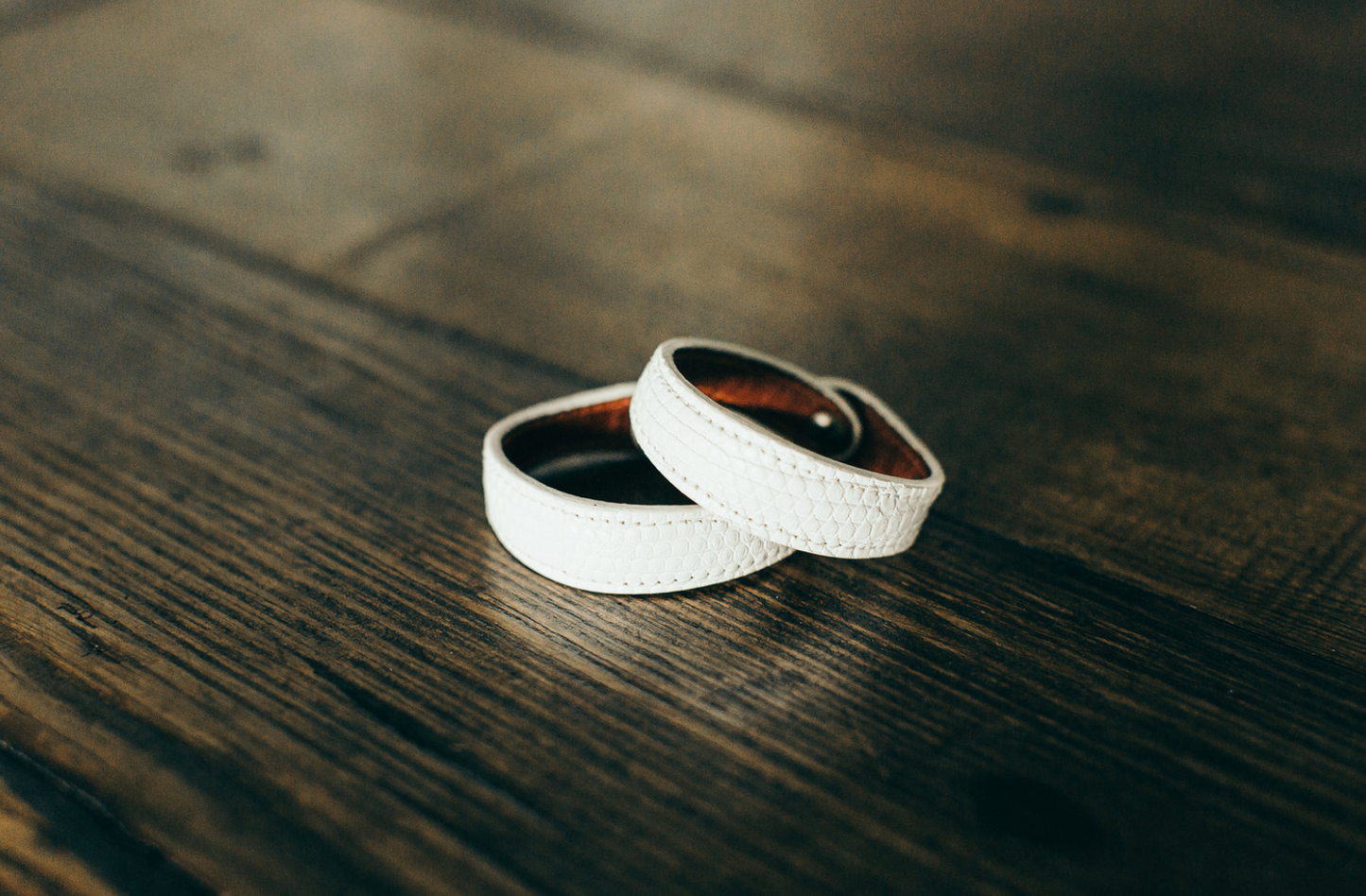 Pulsera de muñeca de cuero hecha a mano