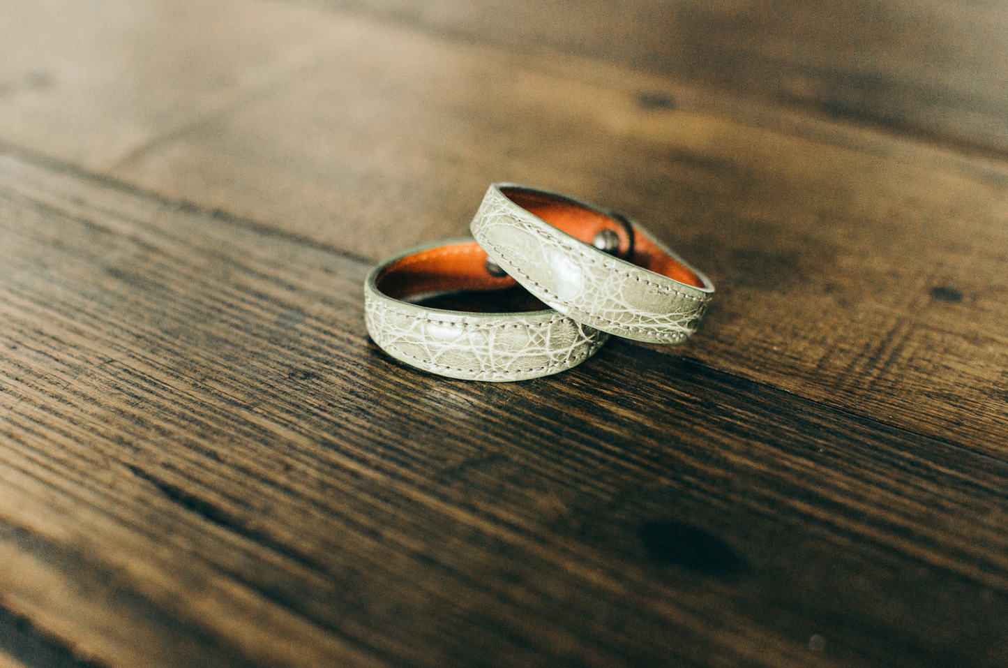 Pulsera de muñeca de cuero hecha a mano