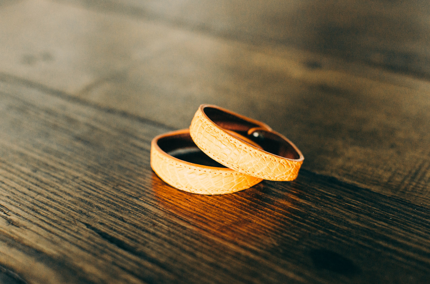 Pulsera de muñeca de cuero hecha a mano
