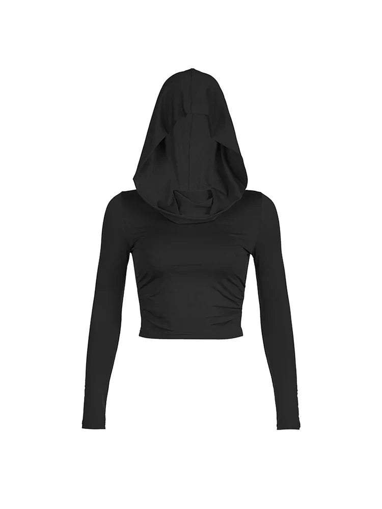 Camiseta corta con capucha de corte ajustado para mujer en otoño