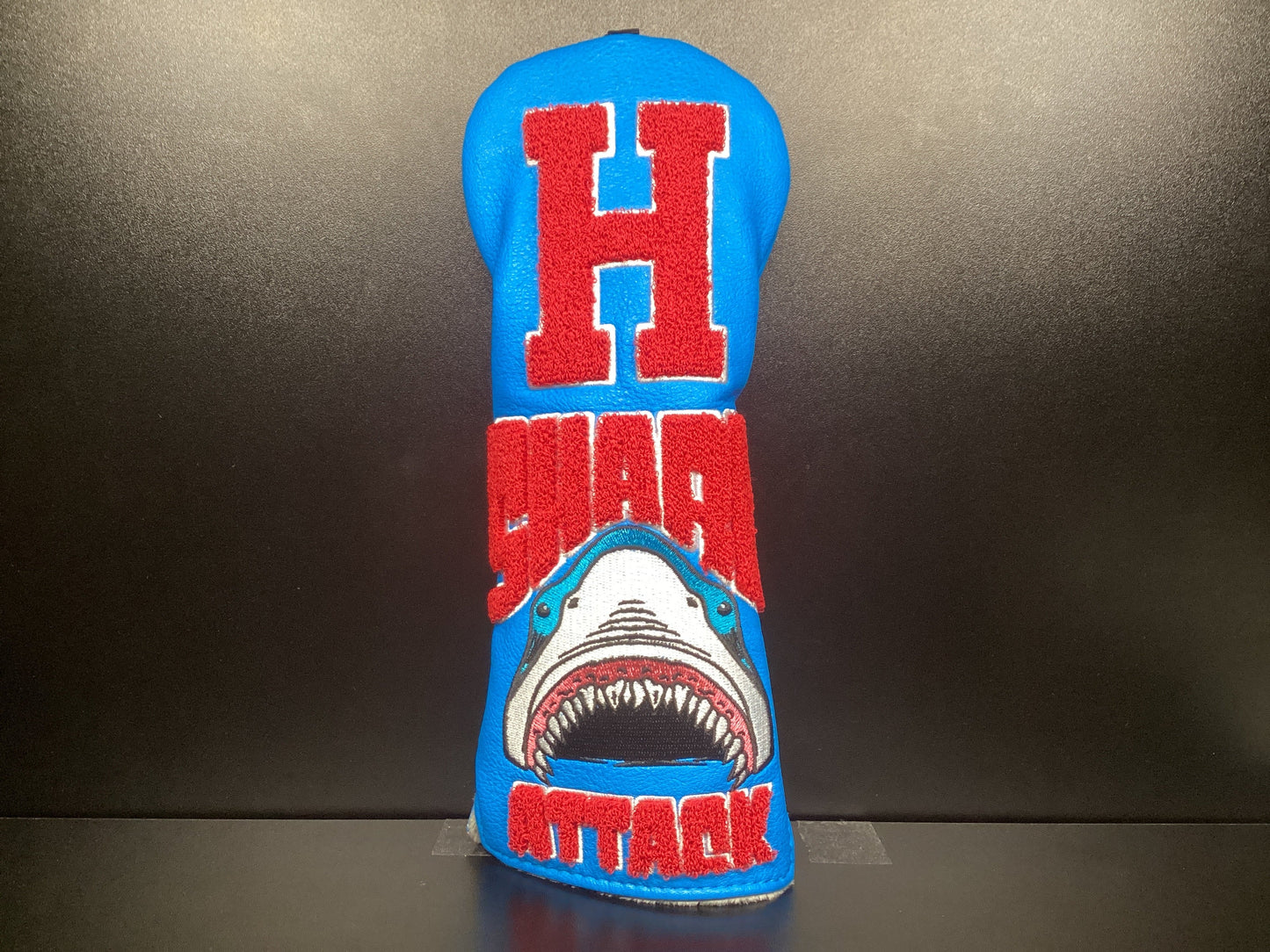 Funda de palo de golf Letterman con ataque de tiburón feroz