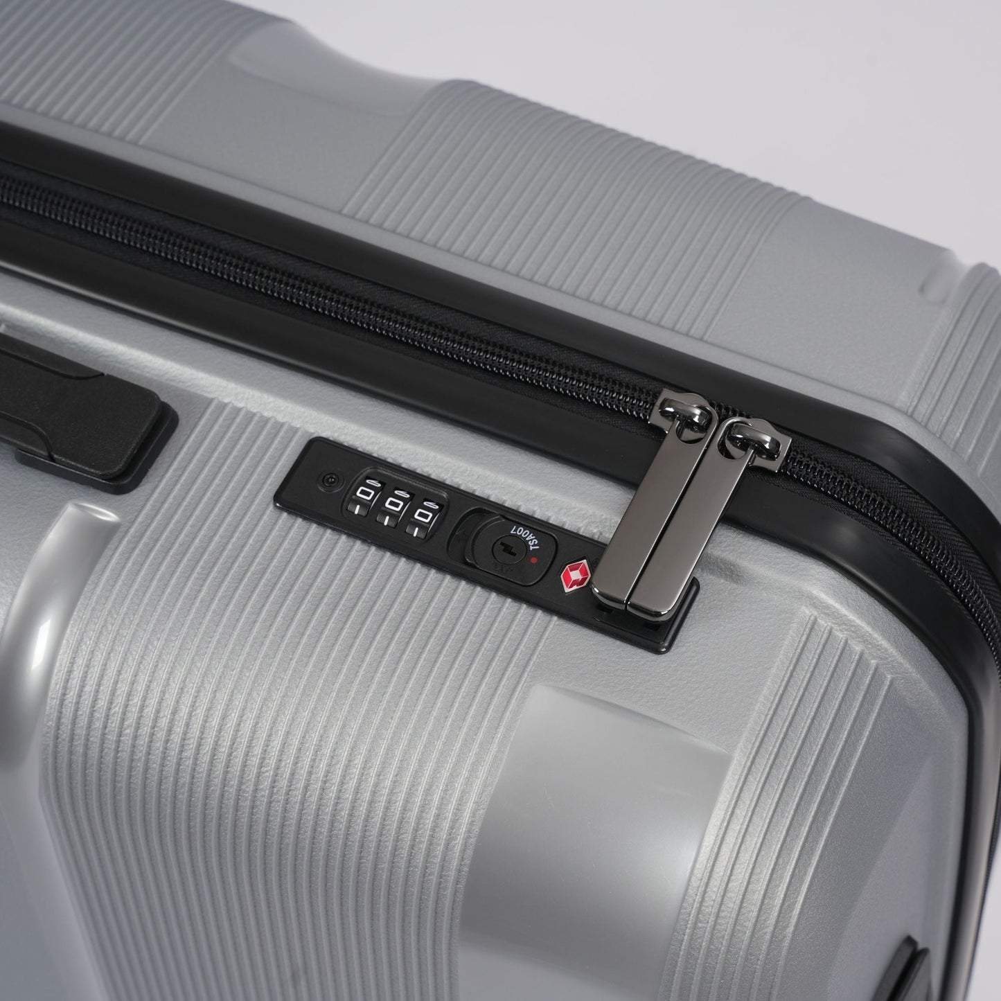 Stylish 24-Inch Silver Hardcase Spinner Luggage with TSA Lock - Korvel