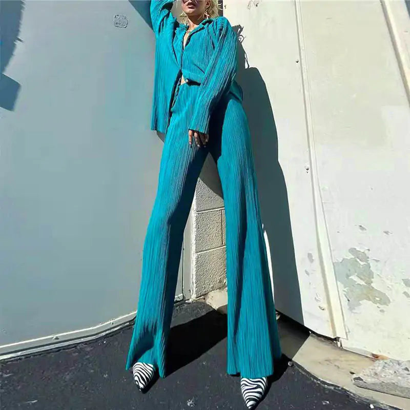 Conjunto de Dos Piezas de Manga Larga para una Elegancia Moderna