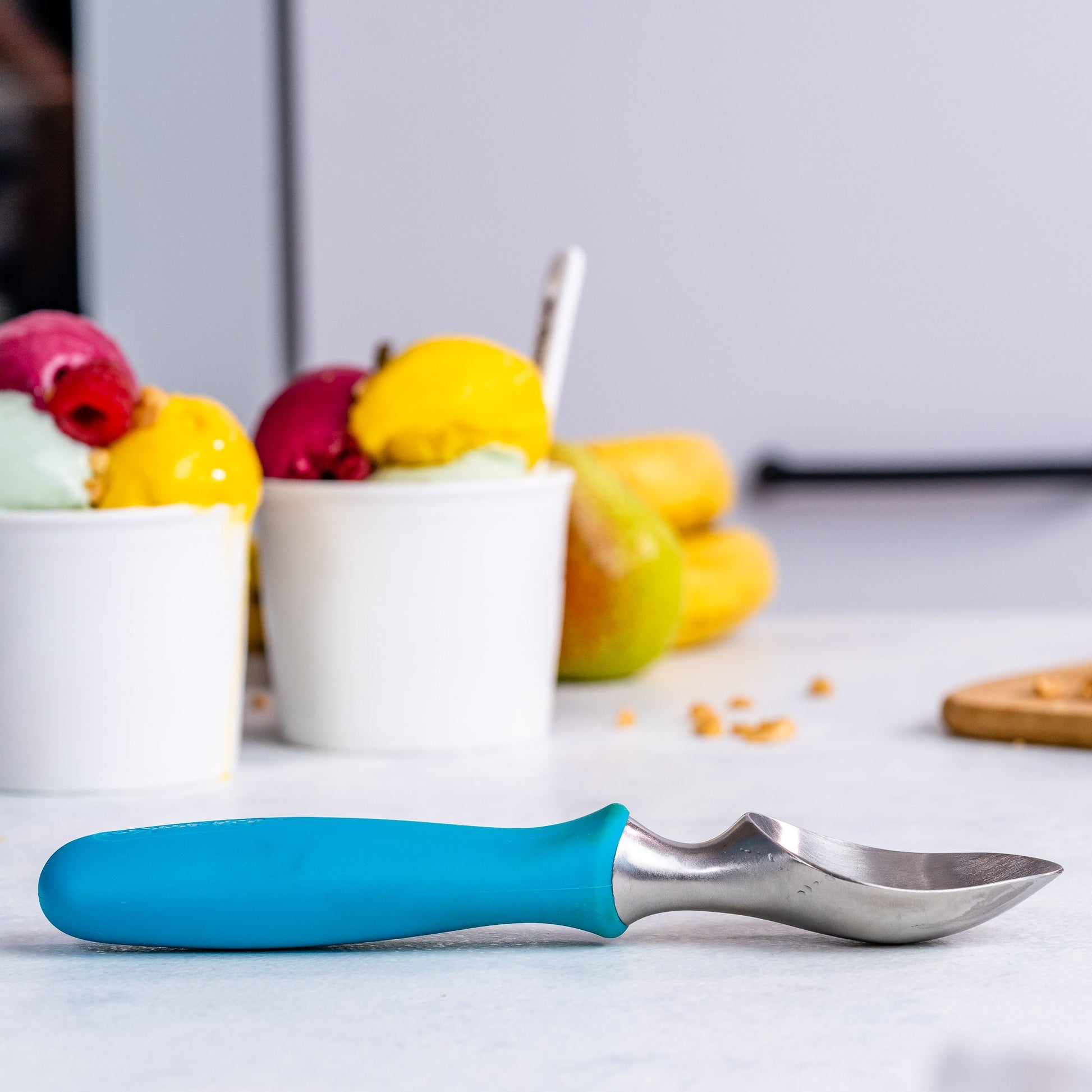 Heavy-Duty Stainless Steel Ice Cream Scoop – Anti-Freeze Handle - Korvel