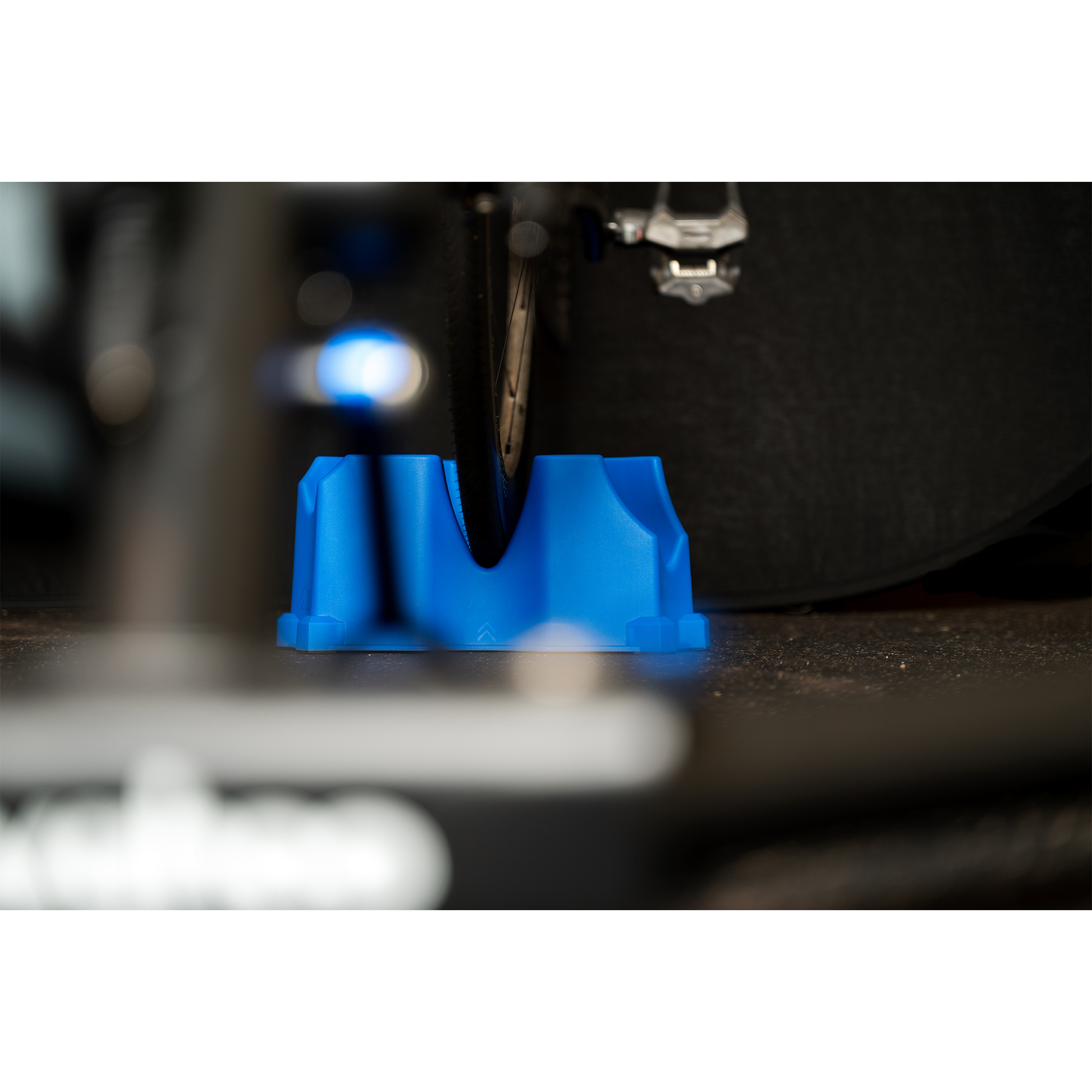 Premium Indoor Trainer Wheel Block - Korvel