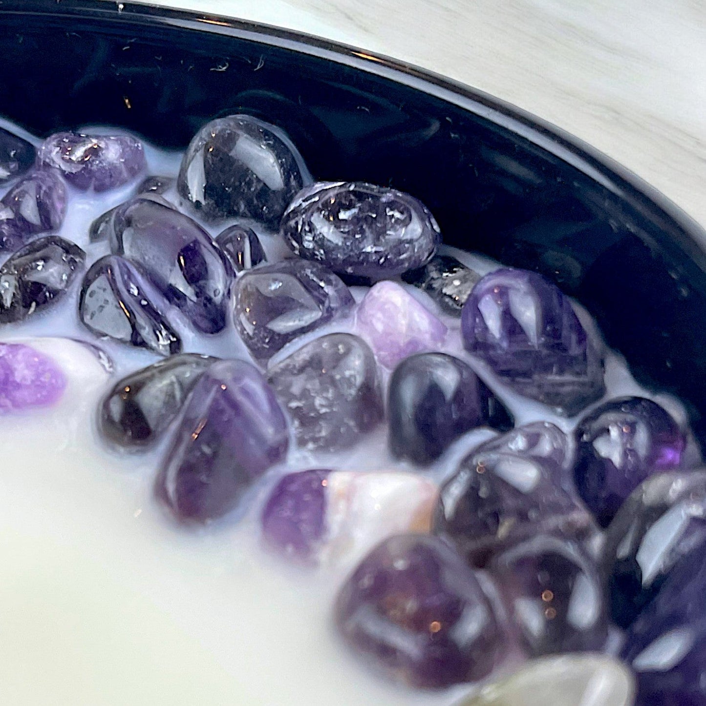 Tranquil Cypress Mist Amethyst Crystal Candle | 9oz Coconut-Soy Blend - Korvel