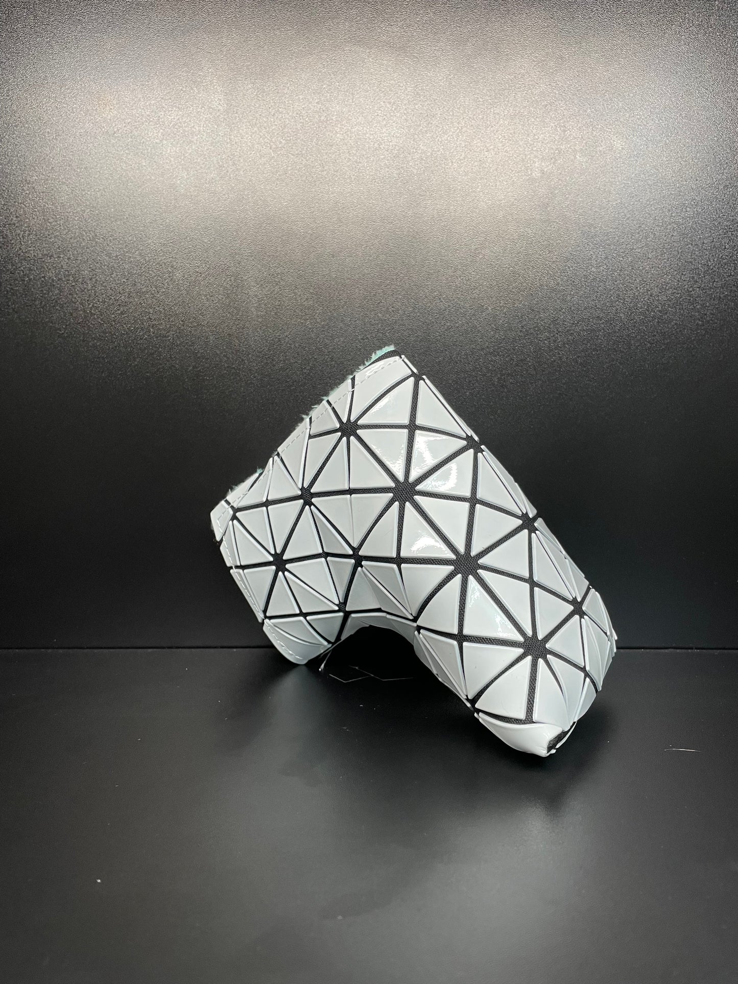 Fundas para cabeza con patrones iridiscentes de tangram