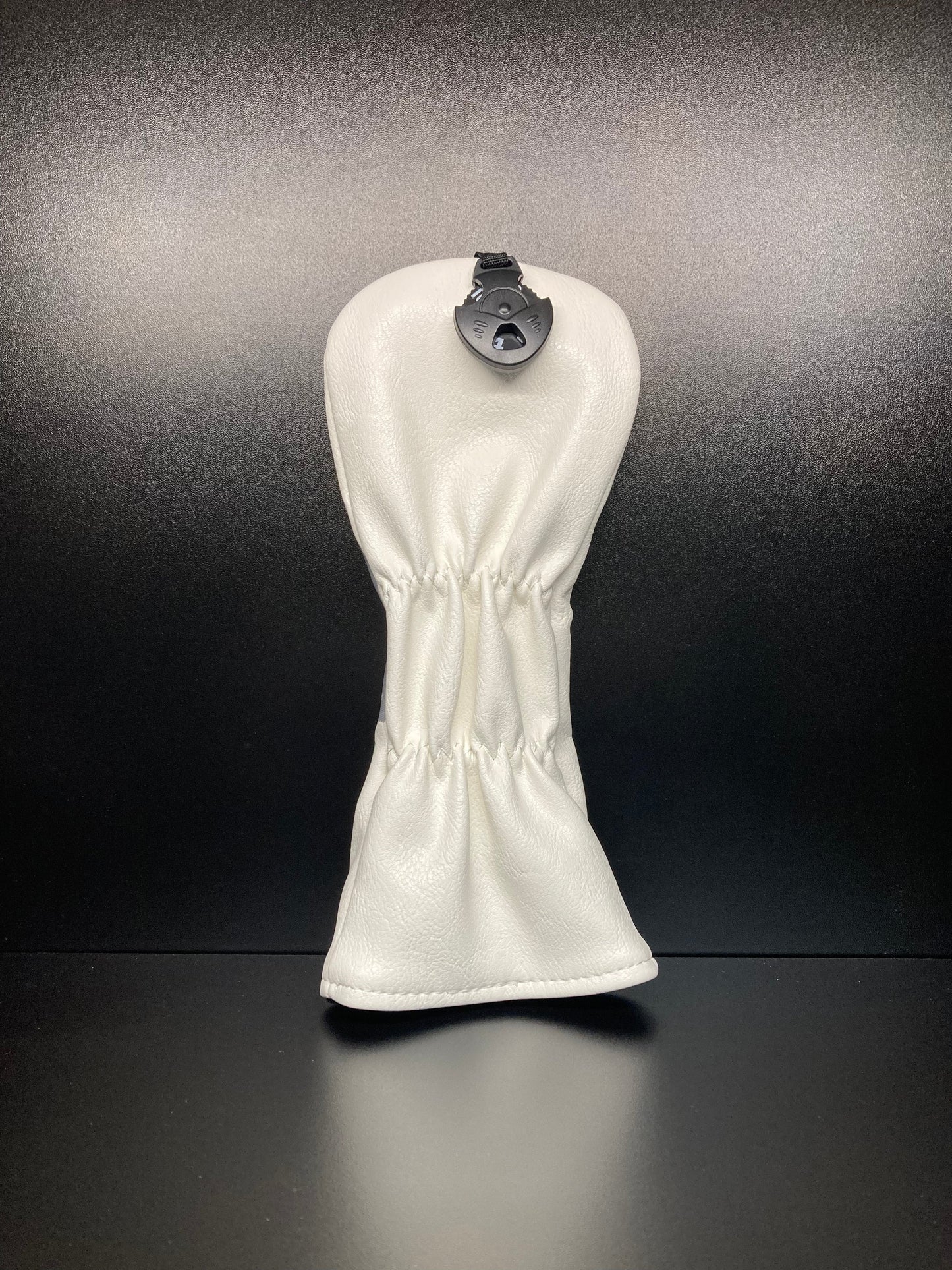 Funda elegante con silueta de golfista para palos