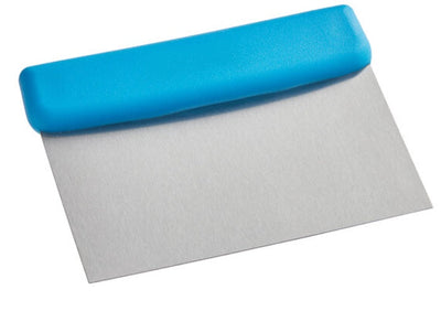 Pro Series Carbon Stainless Steel Dough Cutter - 6 1/4" x 3"