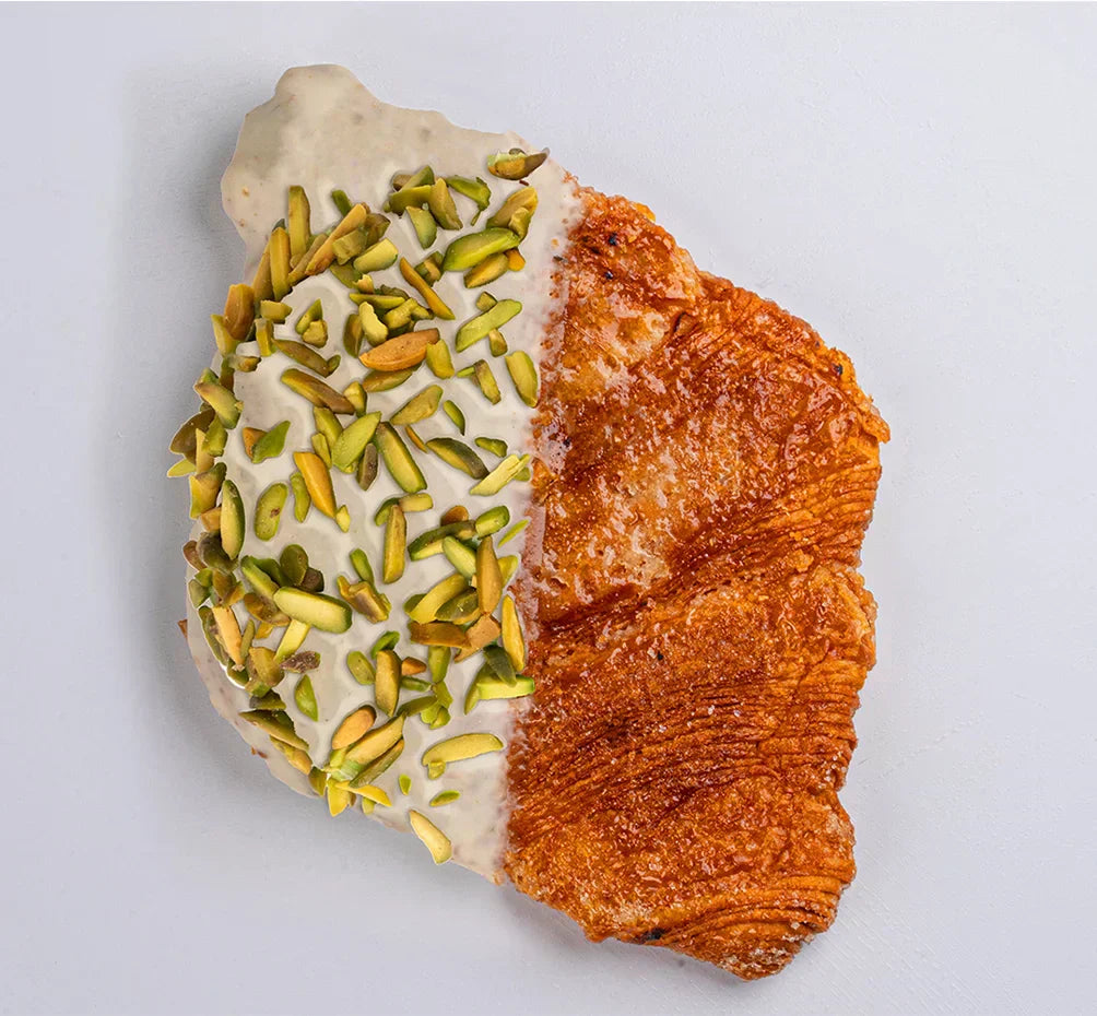 Croissant de Pistachos con Chocolate Blanco Sin Azúcar - 10 Piezas