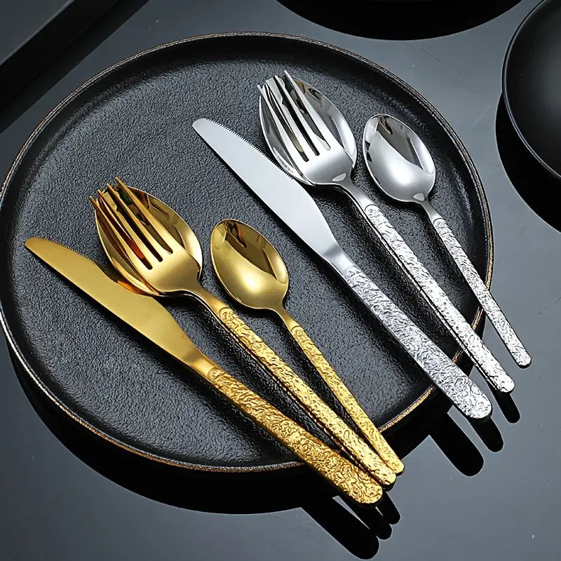 Ensemble de couverts en acier inoxydable 4 pièces pour un dîner élégant