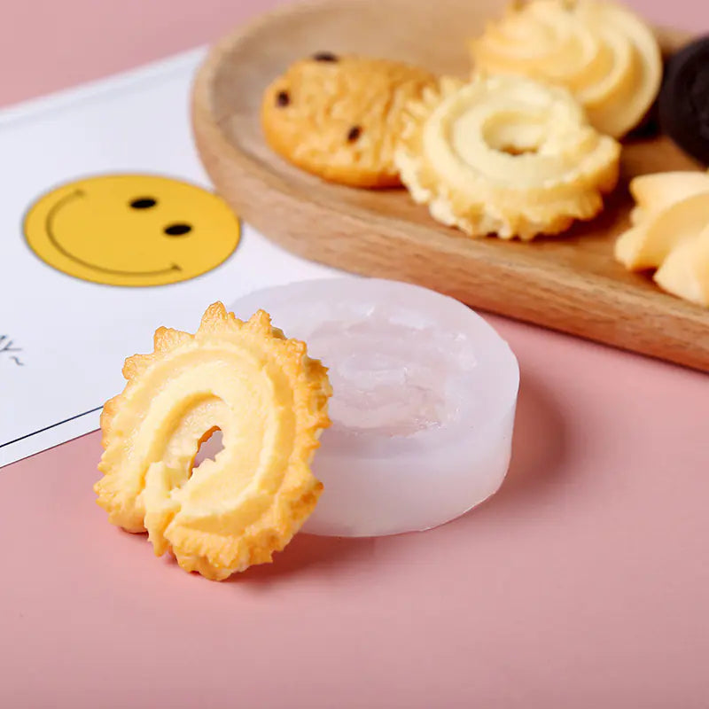 Creative Cake and Cookie Mold for Unique Baking Designs