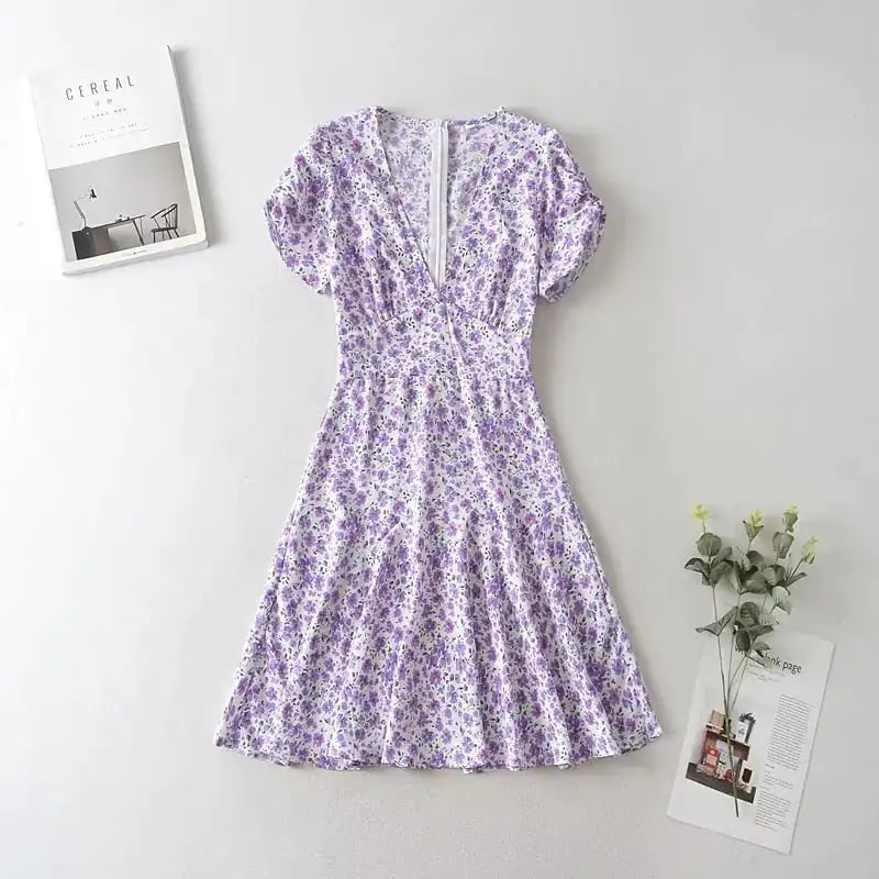Vestido Corto Floral Chic para un Estilo Sin Esfuerzo
