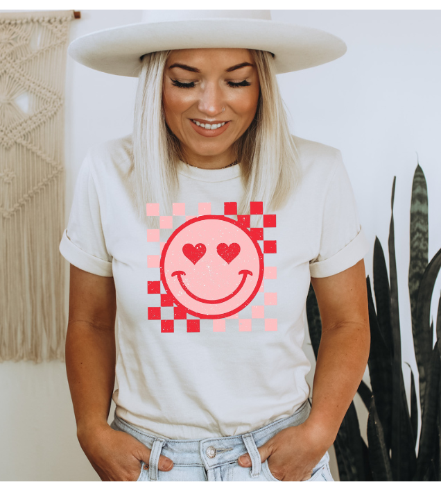 Adorable Heart Eyes Graphic T-Shirt - Korvel