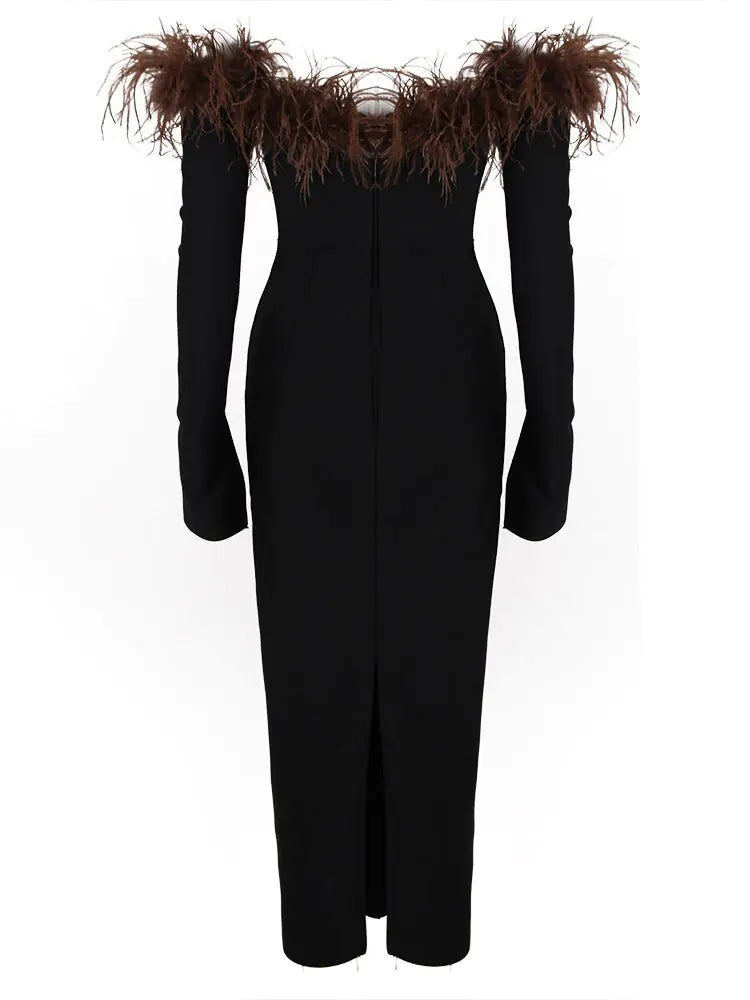 Vestido Sin Tirantes de Plumas
