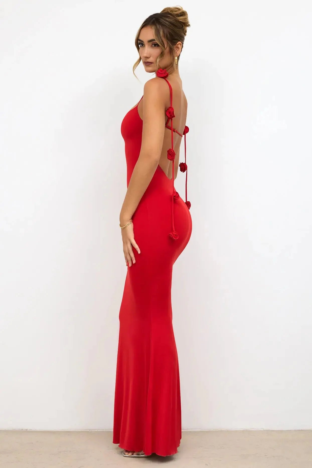 Vestido Elegante Sin Espalda con Tirantes
