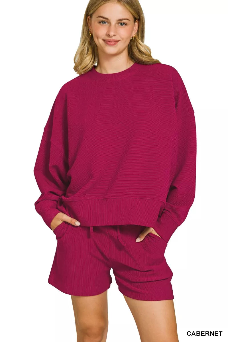 Ensemble de pull à col rond et de shorts en maille Zenana