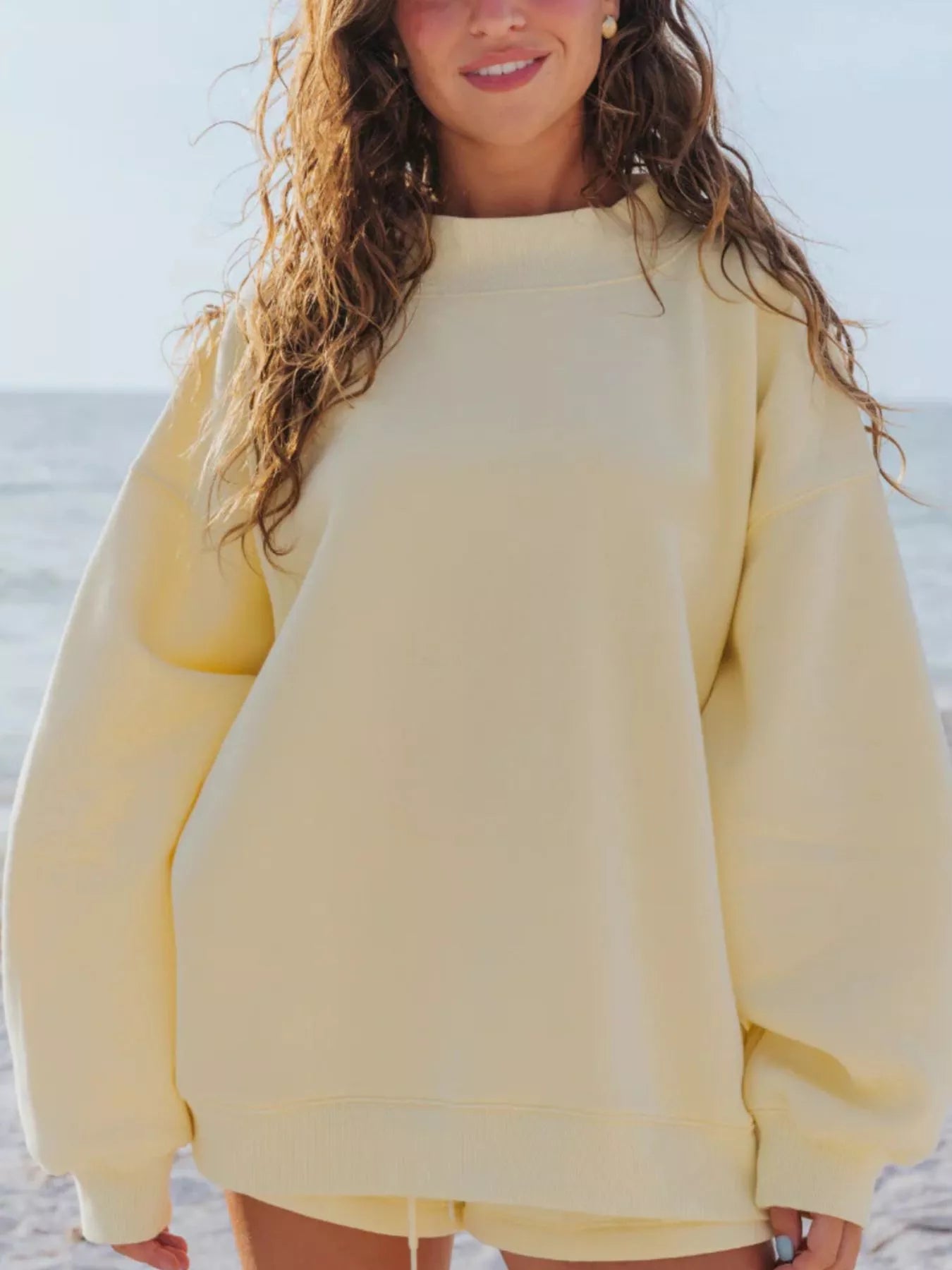 Conjunto de Sudadera de Cuello Redondo y Pantalones Cortos de Corte Suelto