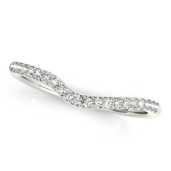 Anillo de boda de diamantes pavé curvado de oro blanco de 14k