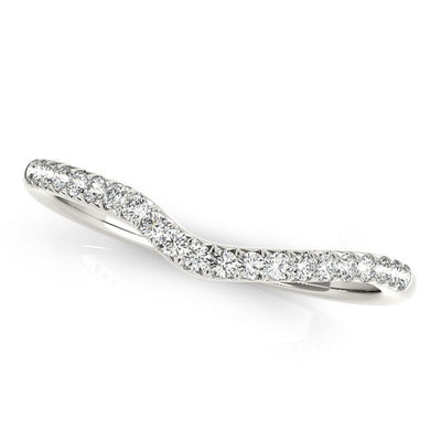 Anillo de boda de diamantes pavé curvado de oro blanco de 14k