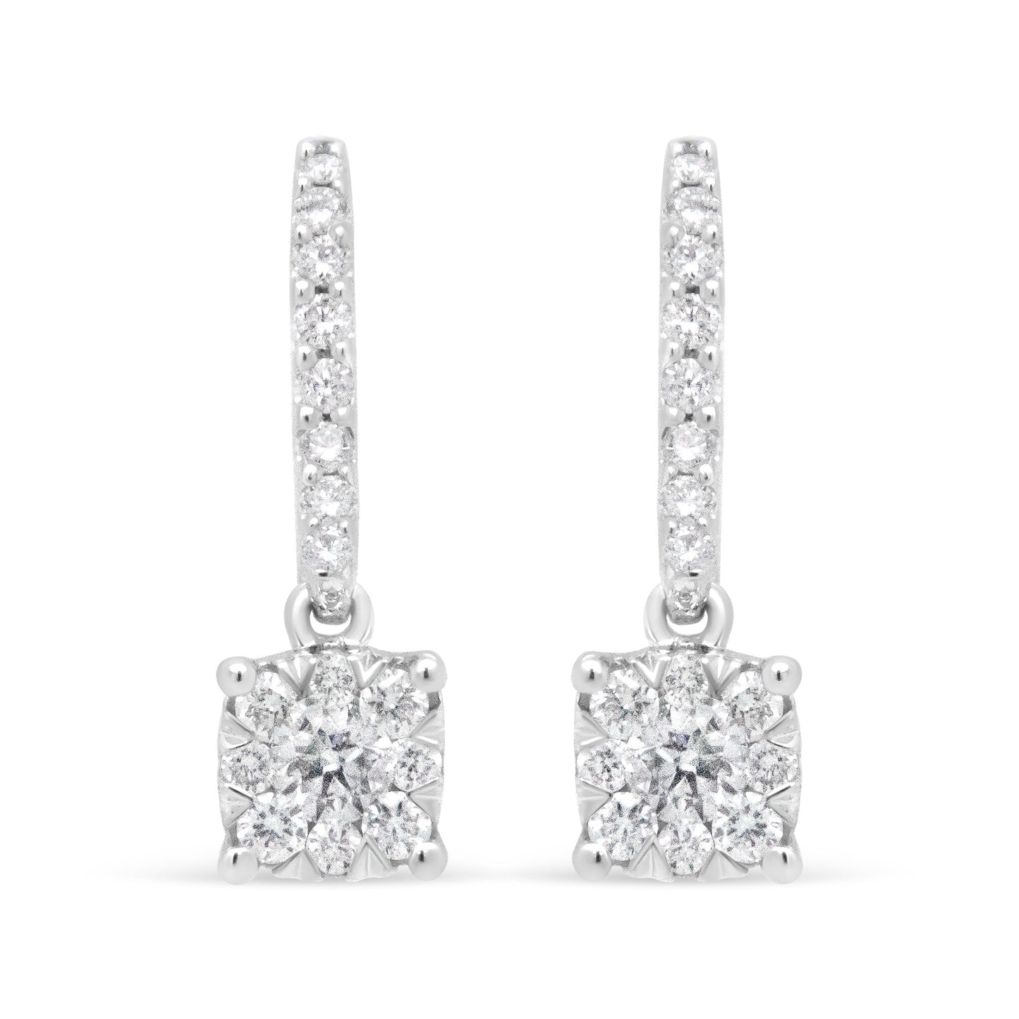 Pendientes colgantes de halo de diamantes redondos en oro blanco de 14 quilates