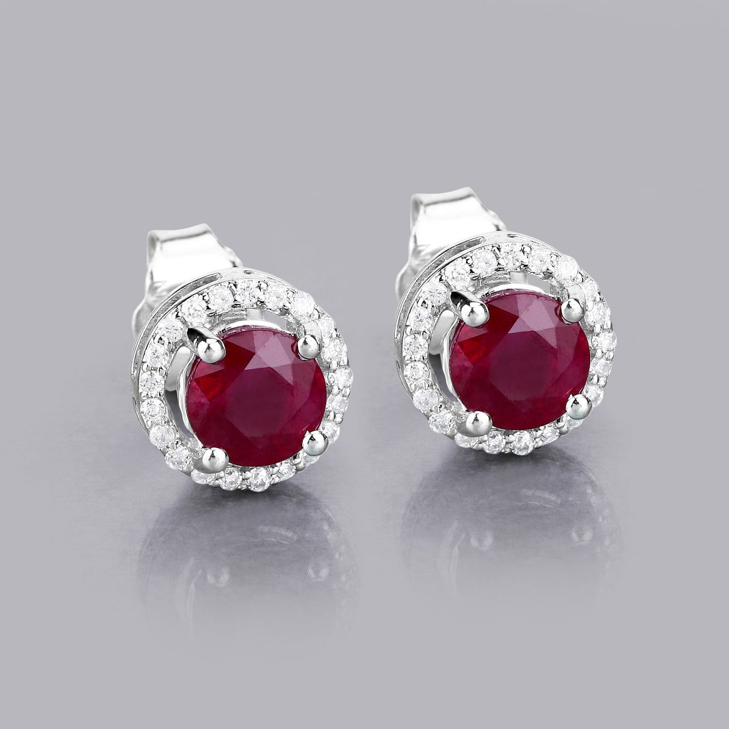Pendientes de Rubí y Diamante de 1.22 Quilates en Oro Blanco de 14K
