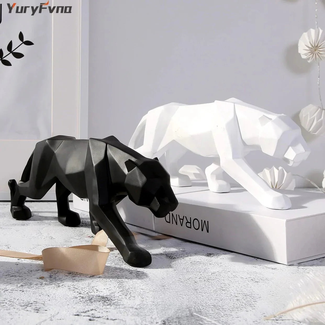 Estatua de Leopardo de Resina Abstracta: Decoración Moderna para Oficina en Casa