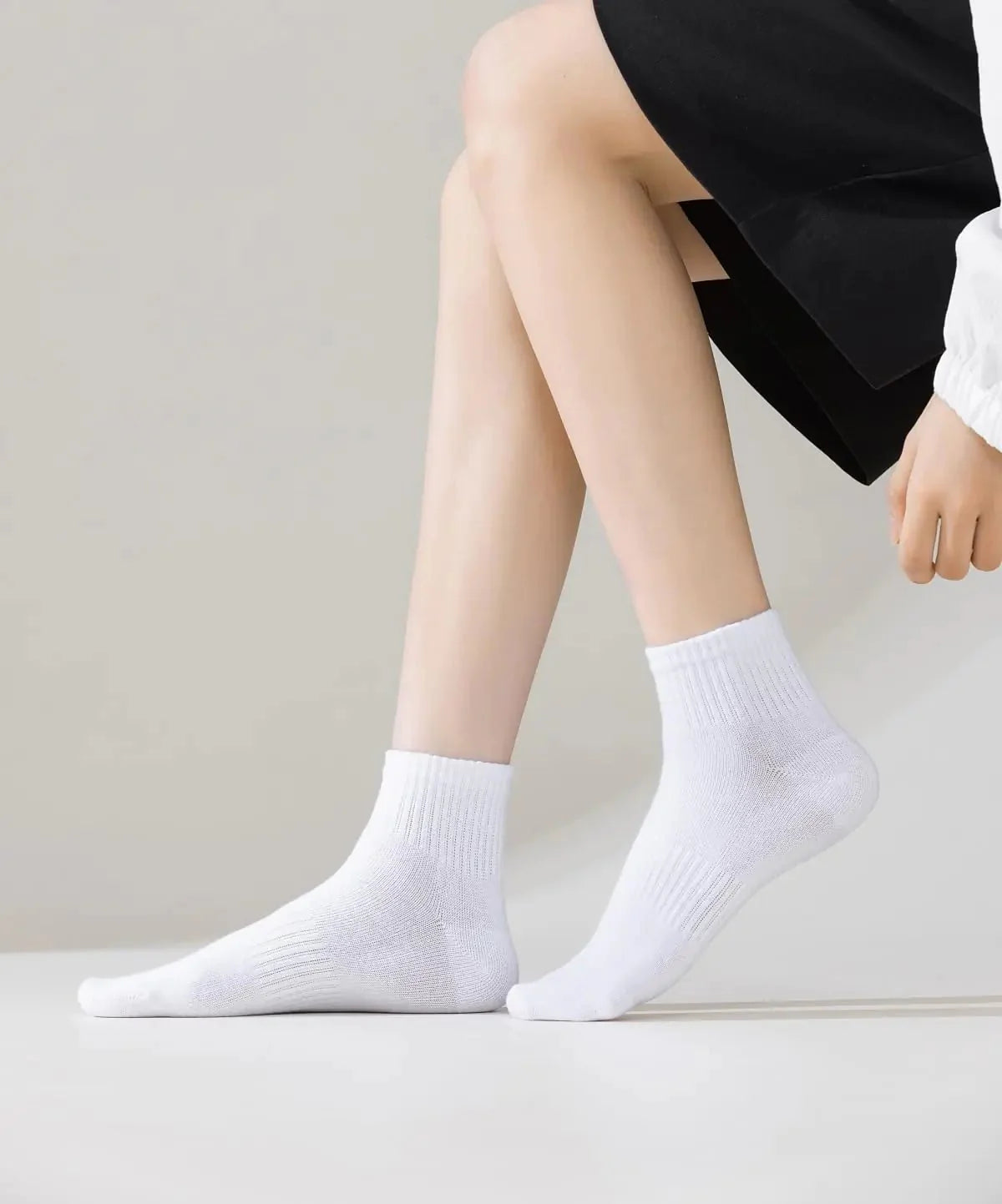 ACCFOD Women's Thin Cotton Ankle Socks - 5 Pairs in White & Black