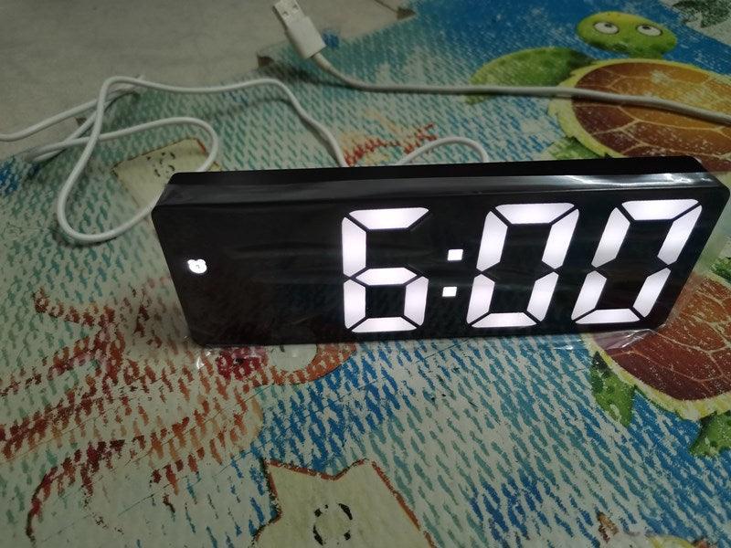 Reloj despertador LED de espejo acrílico premium con control por voz