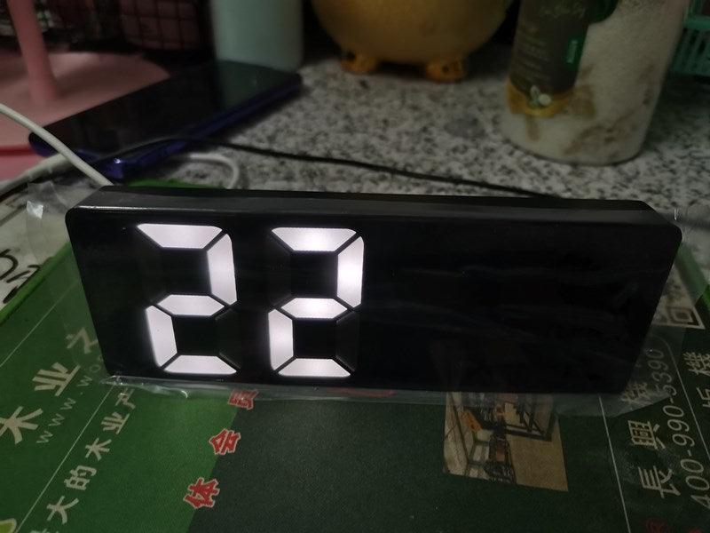Reloj despertador LED de espejo acrílico premium con control por voz